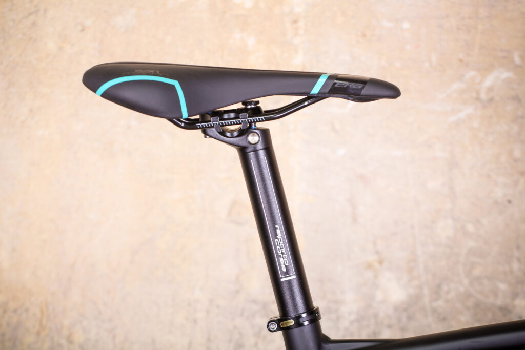 bianchi_via_nirone_7_all_road_-_saddle_and_post.jpg