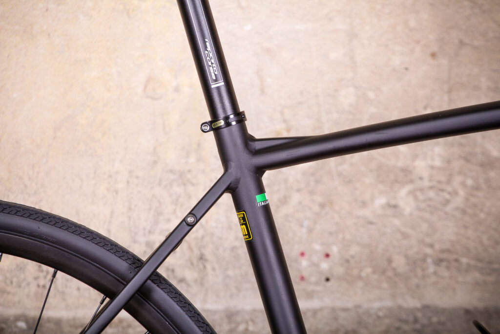bianchi_via_nirone_7_all_road_-_seat_tube_junction.jpg