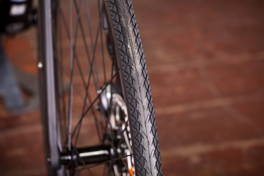 bianchi_via_nirone_7_all_road_-_tyre_tread.jpg