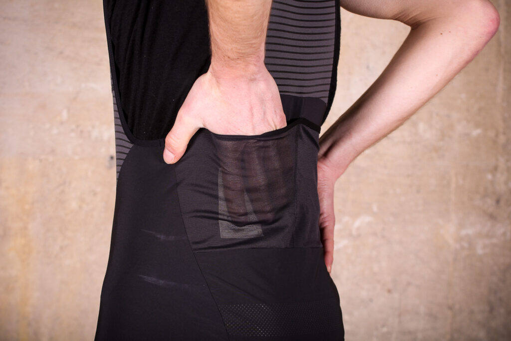 rapha_cargo_bib_shorts_-_pocket_3.jpg