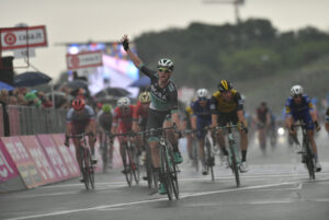 sam_bennett_wins_stage_12_of_the_2018_giro_ditalia_picture_lapresse.jpg
