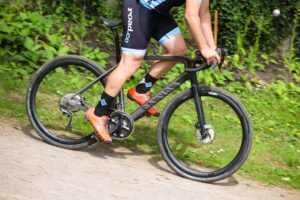 canyon_grail_cf_sl_8.0_sl_-_riding_1.jpg
