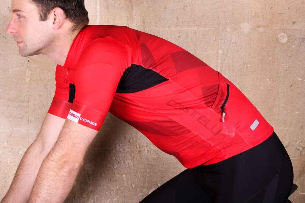 castelli_free_ar_4.1_jersey_fz_-_riding.jpg