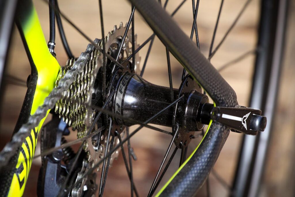 felt_ar4_-_rear_hub.jpg