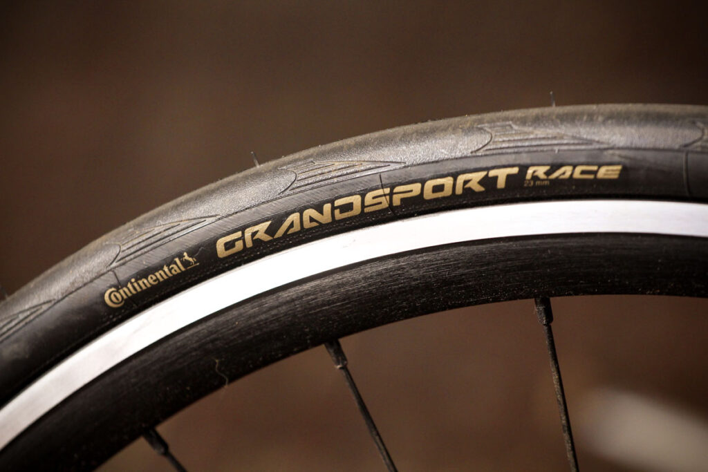 felt_ar4_-_tyre.jpg