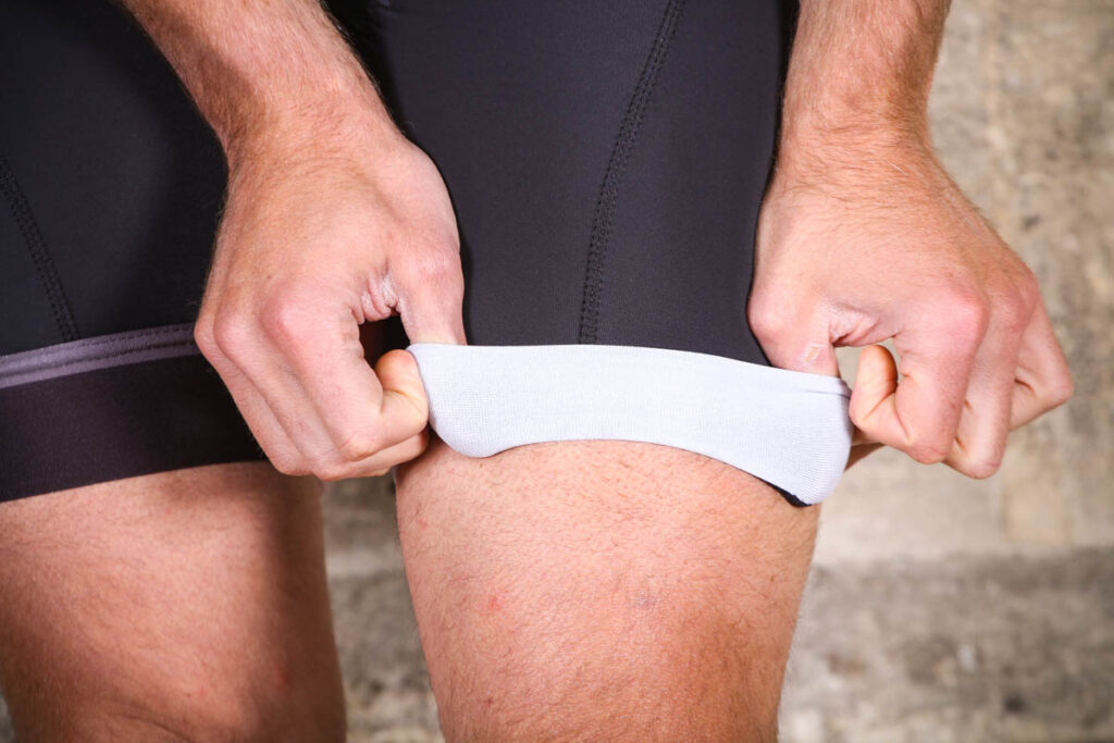 funkier_acarza_gents_pro_bib_shorts_-_gripper.jpg
