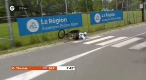 geraint_thomas_dauphine_2018_crash_via_twitter.jpg