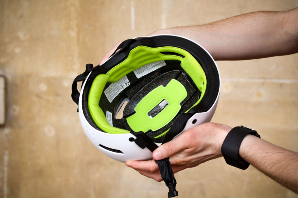 giro_quarter_helmet_-_inside.jpg