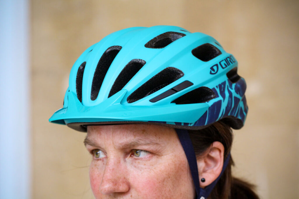 giro_vasona_mips_womens_helmet_-_with_peak.jpg