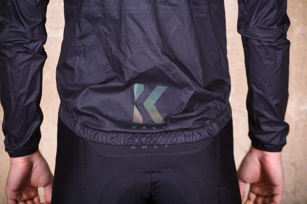 kalf_flux_lightweight_jacket_-_tail.jpg