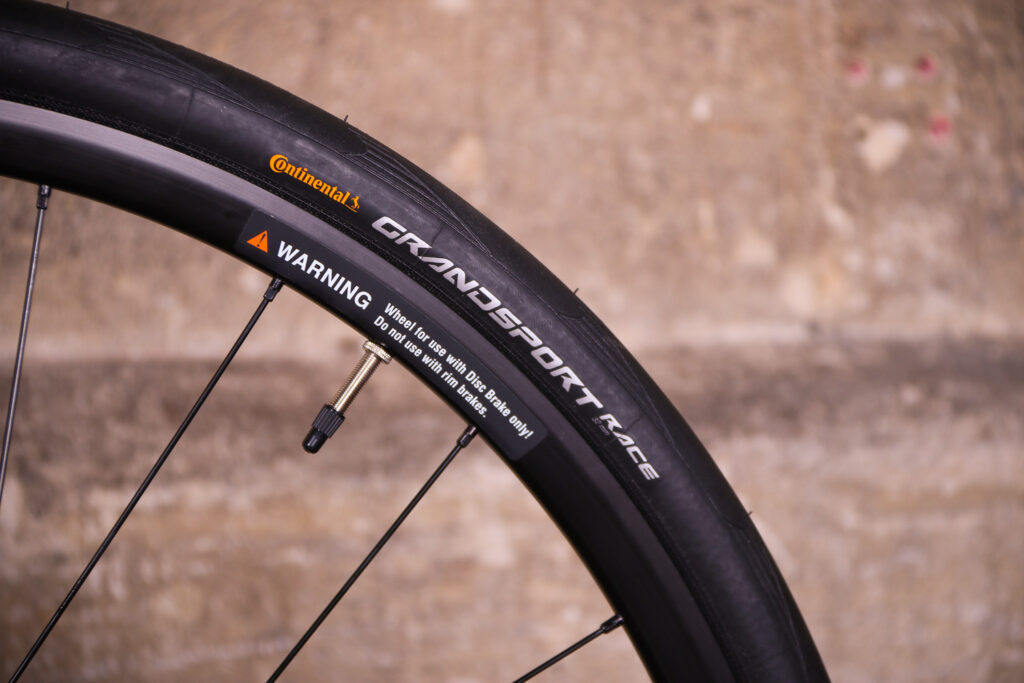 Orro Terra C – tyre and rim.jpg