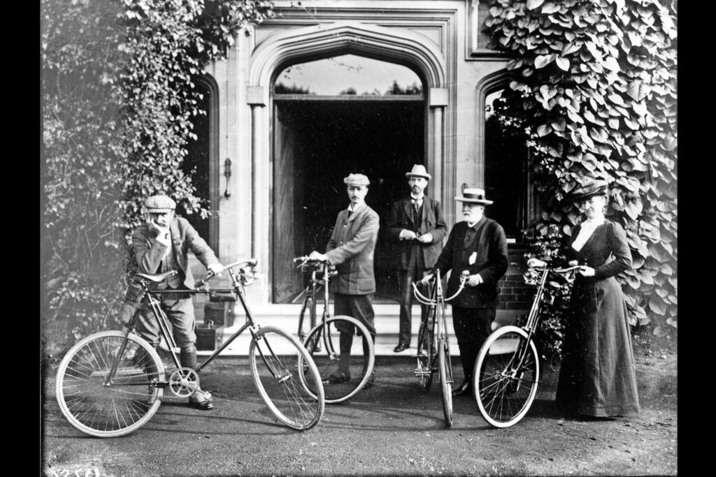 revolution_by_william_manners_-_touring_mixed_sex_group_photo_2_reproduced_by_kind_permission_of_beamish_museum_all_rights_reserved.jpg