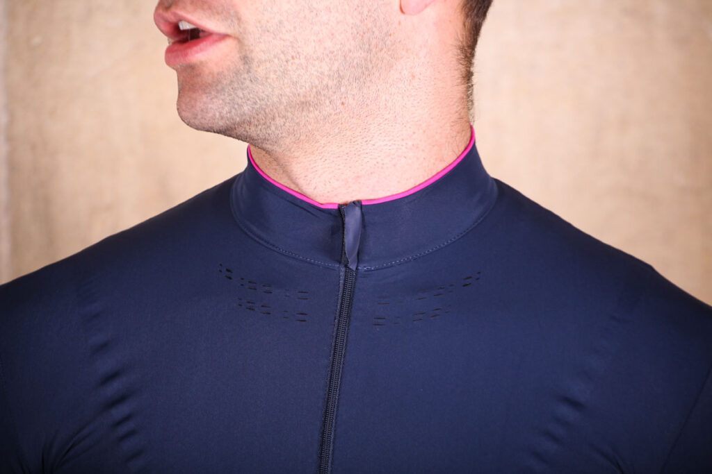 shimano_evolve_jersey_-_collar.jpg