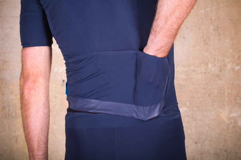 shimano_evolve_jersey_-_pocket.jpg