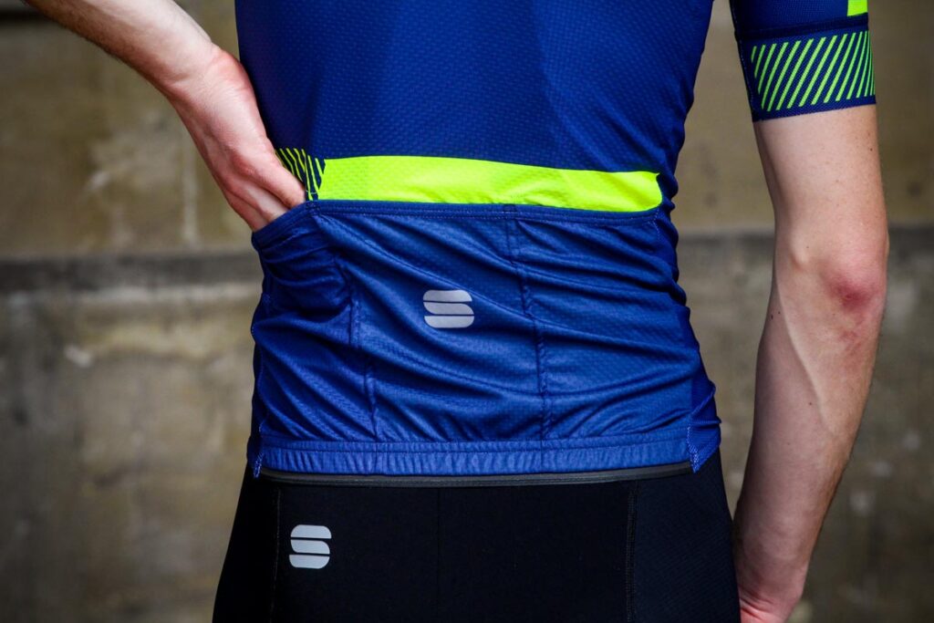 sportful_bodyfit_evo_jersey_-_pockets.jpg