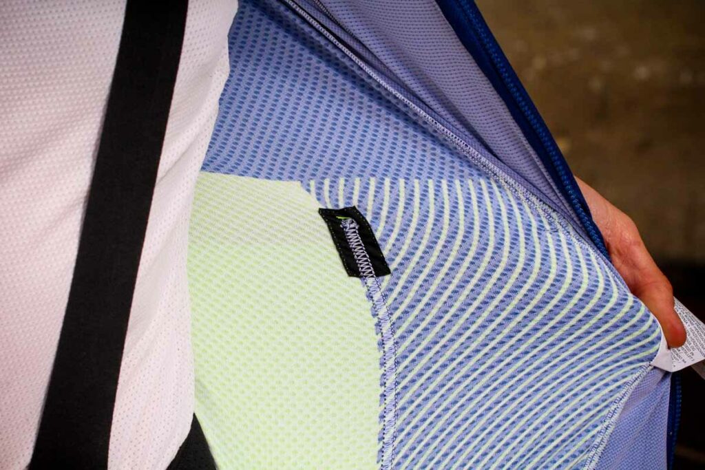 sportful_bodyfit_evo_jersey_-_reinfirced_seams.jpg