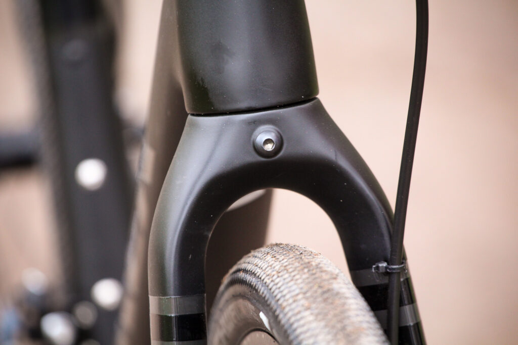 Trek Checkpoint – fork clearance.jpg