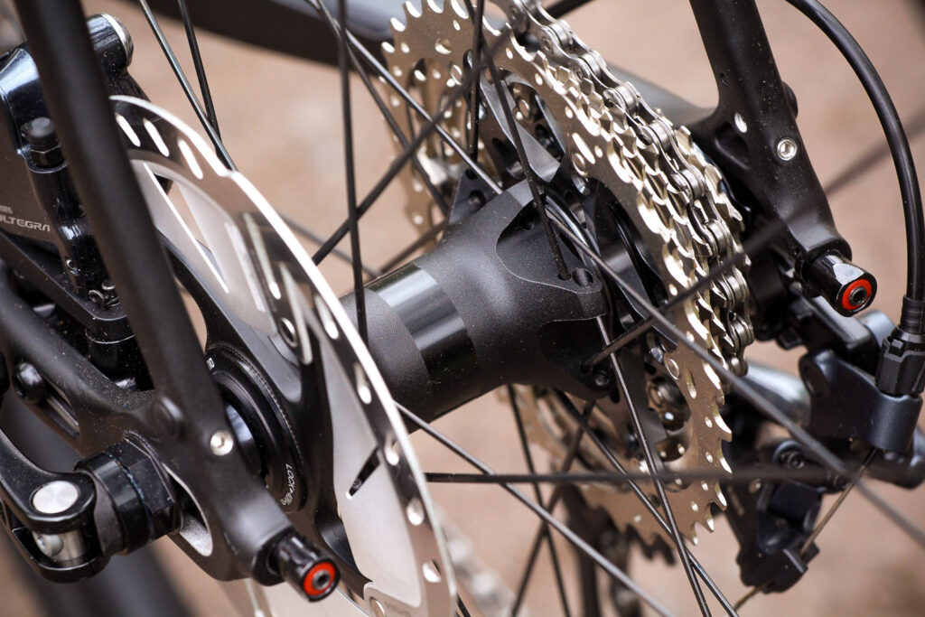 Trek Checkpoint – rear hub.jpg