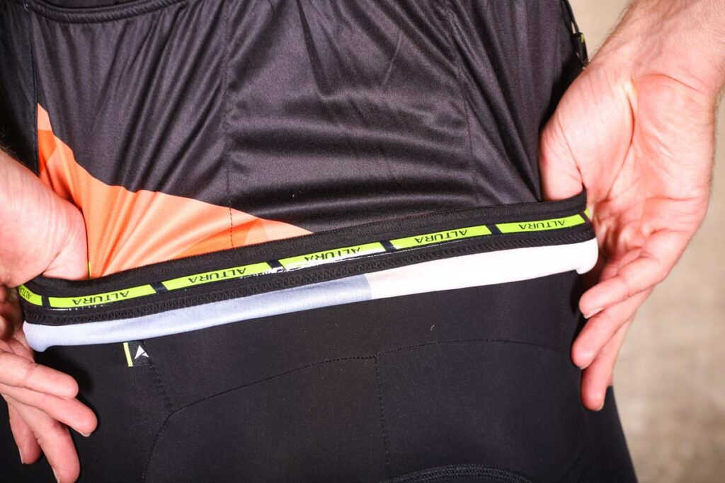 altura_peloton_short_sleeve_jersey_mosaic_-_gripper.jpg
