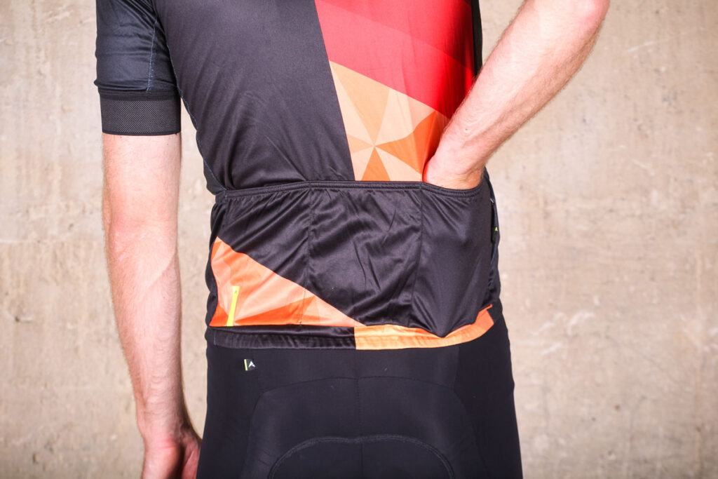 altura_peloton_short_sleeve_jersey_mosaic_-_pocket.jpg