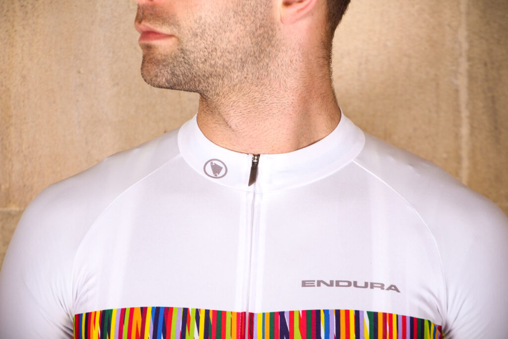 endura_pinstripe_ss_jersey_-_collar.jpg