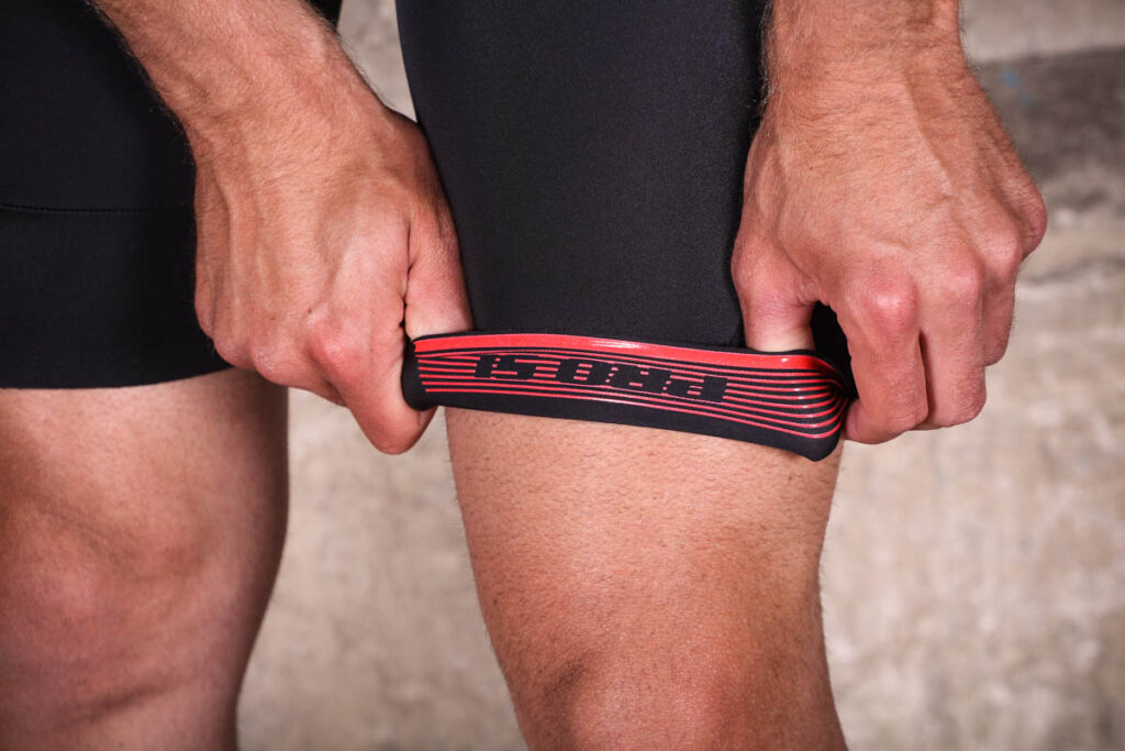 endura_pro_sl_roadsuit_mp_-_shorts_gripper.jpg