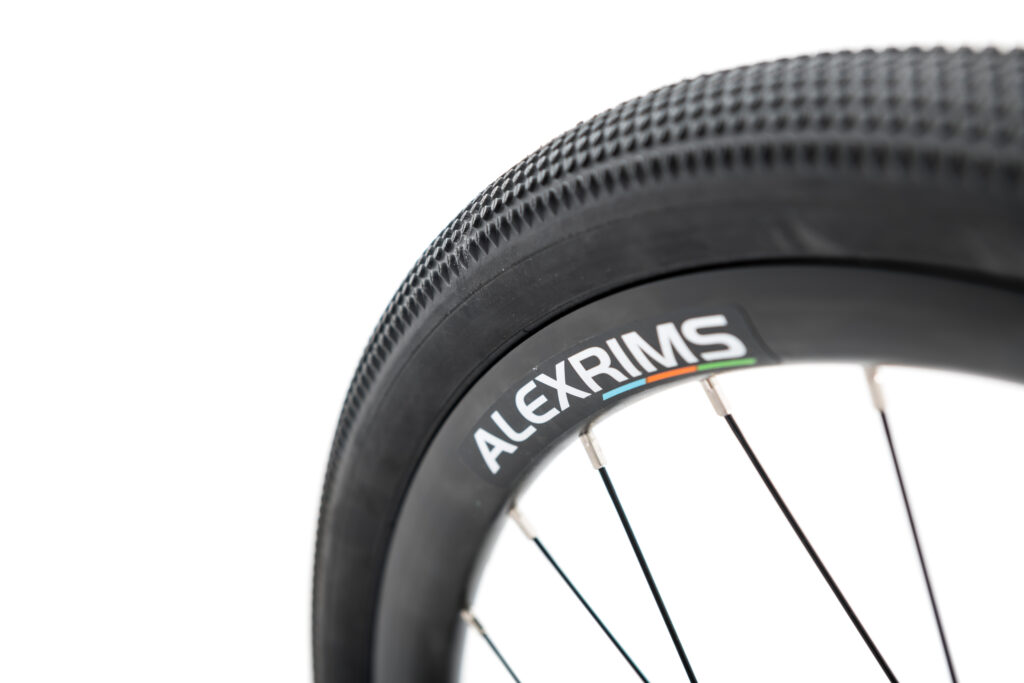 kinesisuk_g2_bike_wheel_and_tyre.jpg