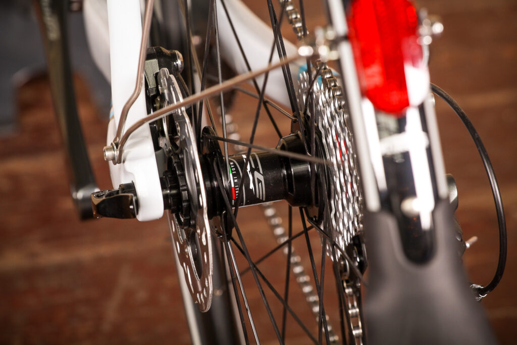 tifosi_cavazzo_commuter_tiagra_-_rear_hub.jpg