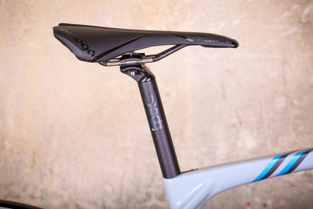 tifosi_cavazzo_commuter_tiagra_-_saddle_and_post.jpg