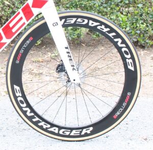 tour_de_france_2018_-_mollema_bontrager_front_wheel_-_1.jpg