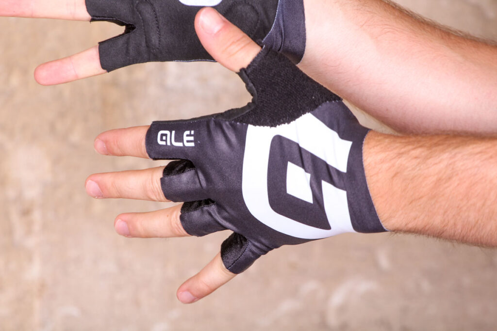 ale_air_glove_-_back.jpg