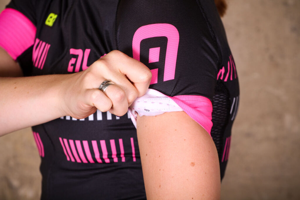 ale_graphics_prr_strada_ss_jersey_womens_-_cuff_gripper.jpg