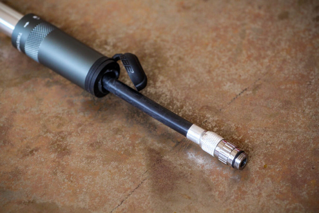 bbb_samurai_telescopic_mini_pump_-_hose.jpg