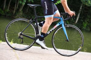 btwin_ultra_900_cf_105_-_riding_1.jpg