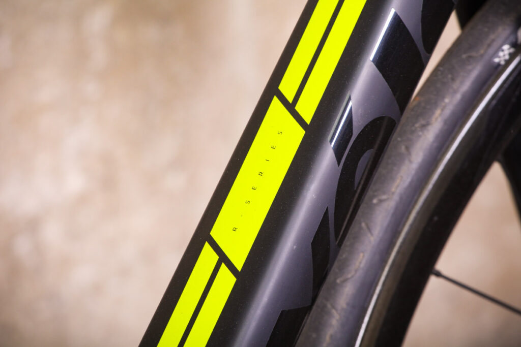 cervelo_r5_disc_-_downtube.jpg