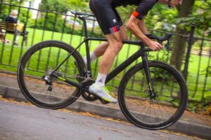 cervelo_r5_disc_-_riding_1.jpg