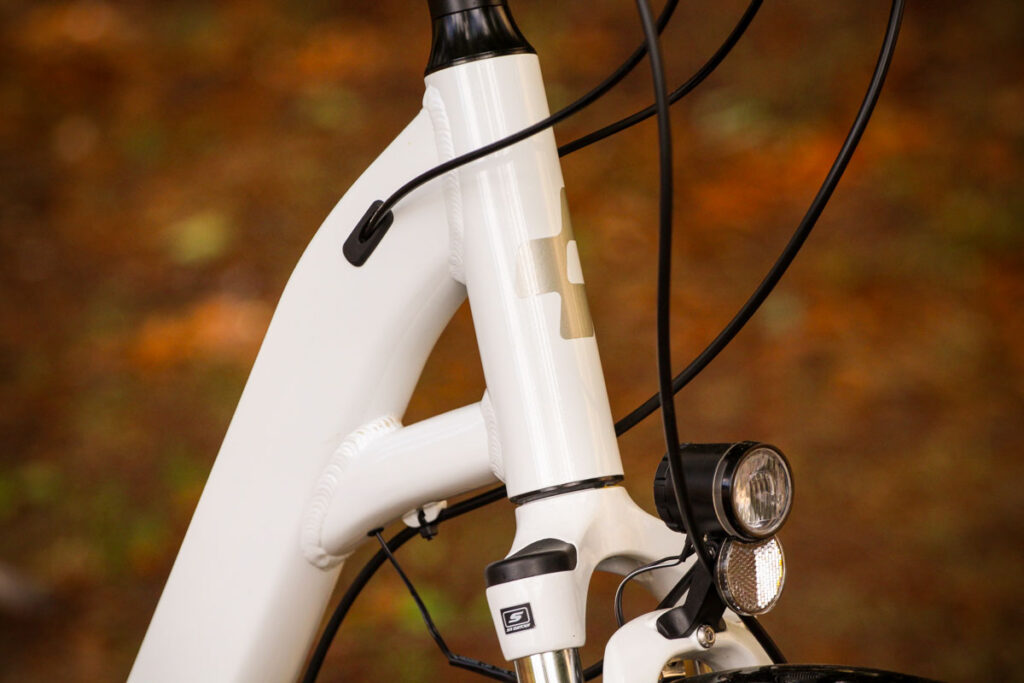 cube_touring_pro_-_head_tube_badge.jpg
