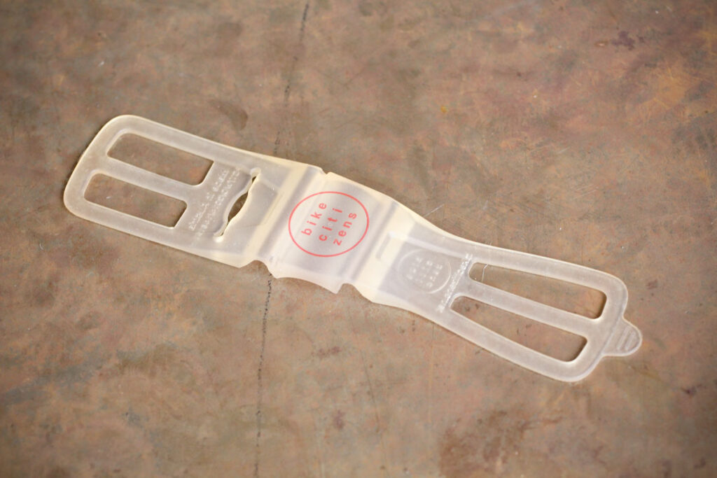 finn_transparent_phone_holder_-_unfolded.jpg