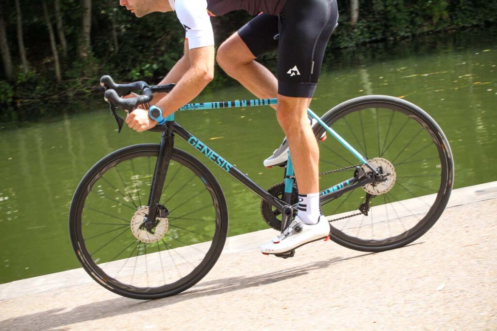 genesis_volare_853_disc_-_riding_2.jpg