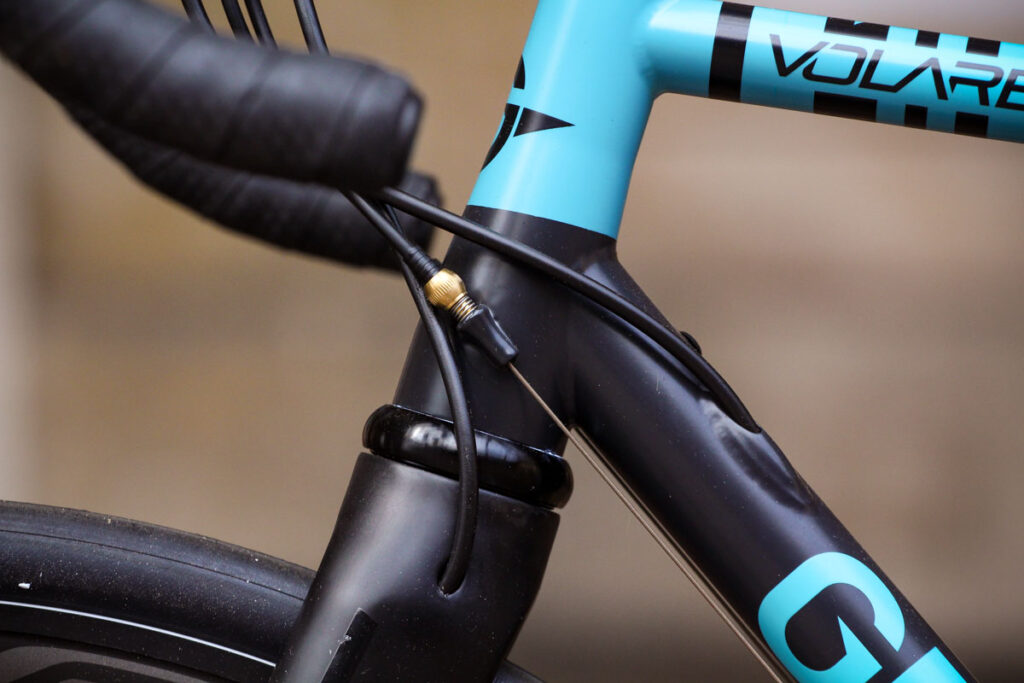 genesis_volare_disc_853_frameset_-_cable_route.jpg