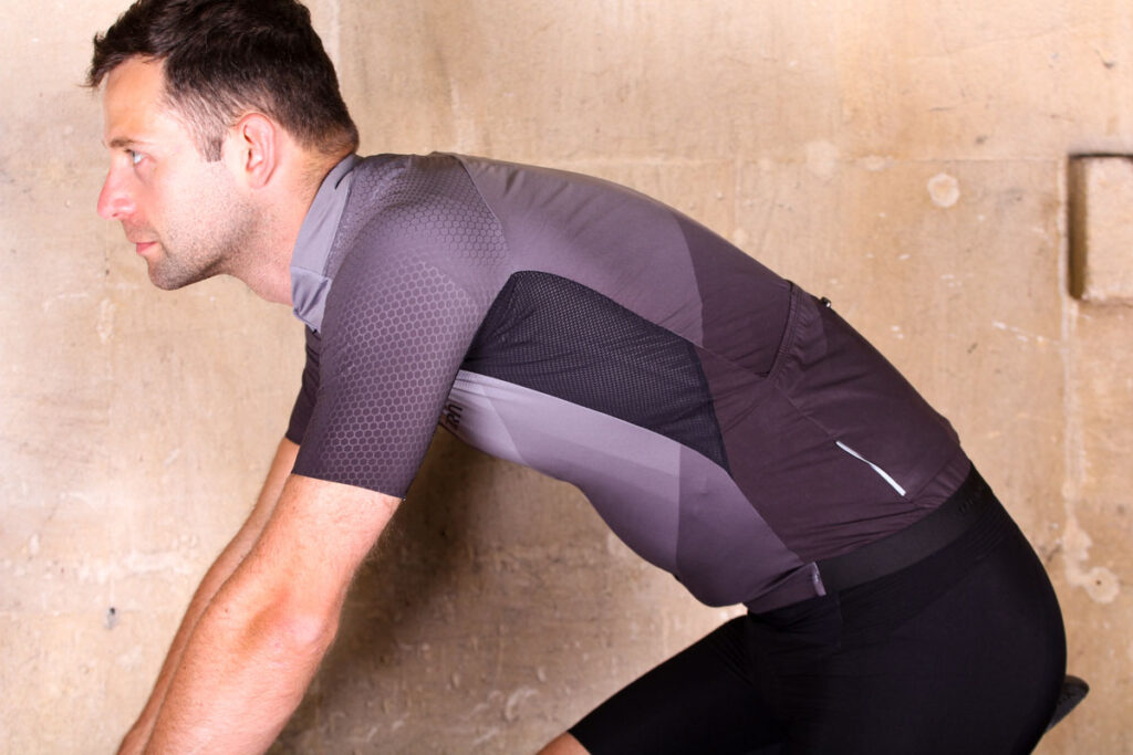giro_chrono_pro_jersey_short_sleeve_-_riding.jpg