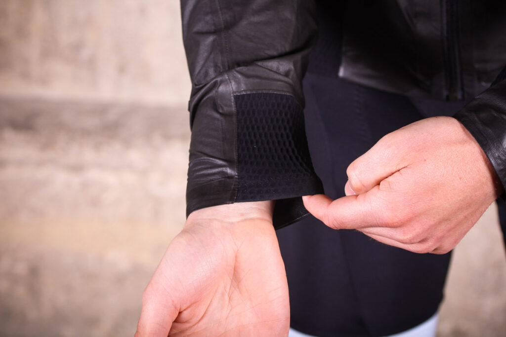 gore_c7_gore-tex_shakedry_stretch_jacket_-_cuff_2.jpg