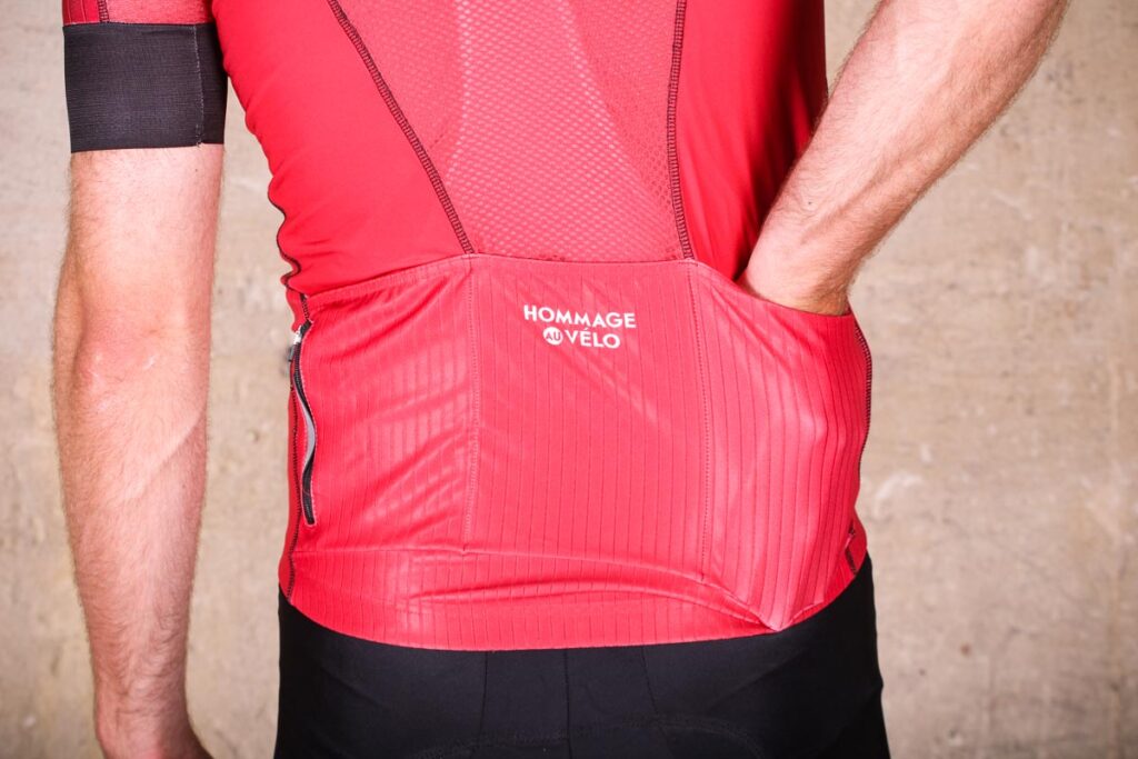hommage_au_velo_bourlon_jersey_red_-_pocket.jpg