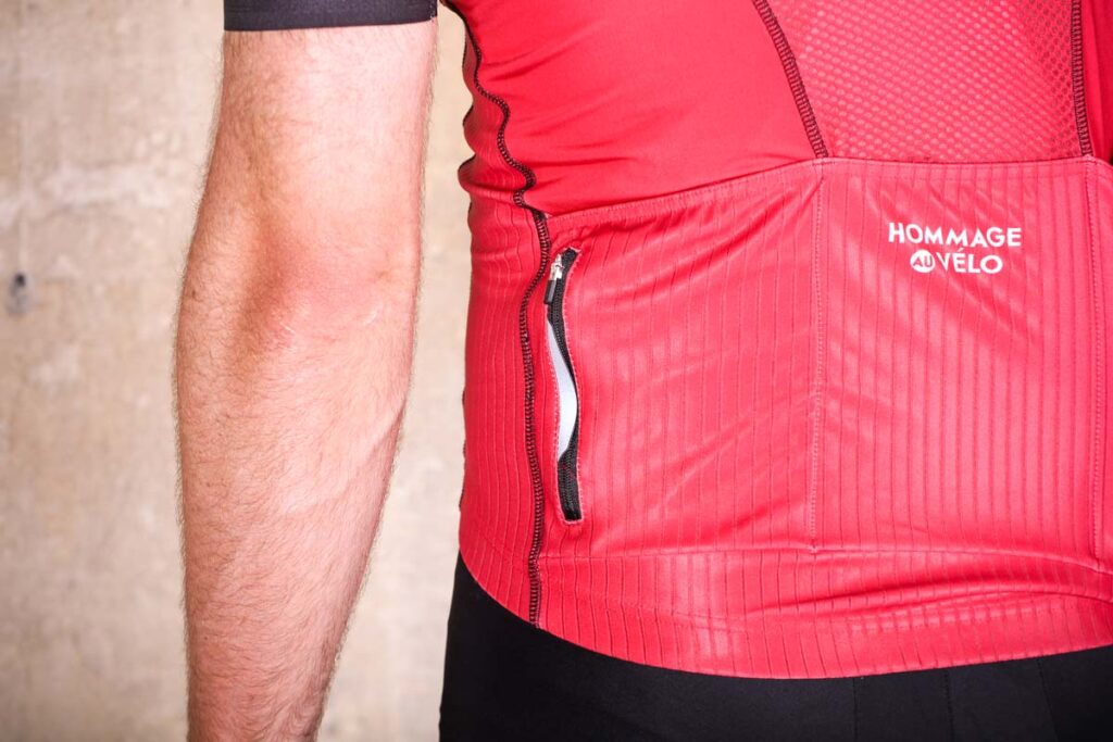 hommage_au_velo_bourlon_jersey_red_-_pocket_zipped.jpg