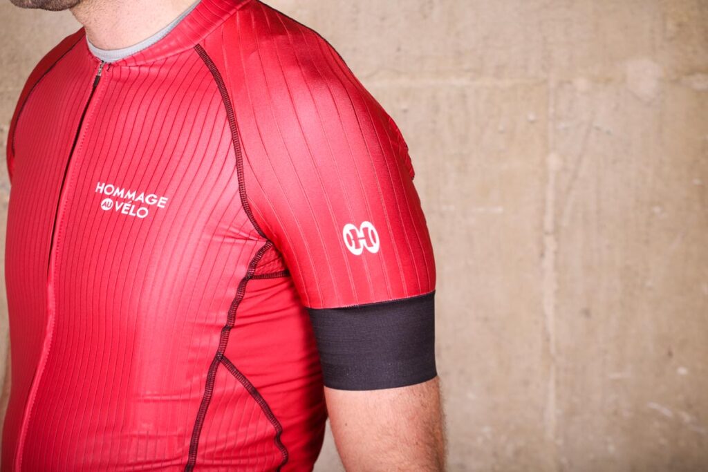 hommage_au_velo_bourlon_jersey_red_-_sleeve.jpg