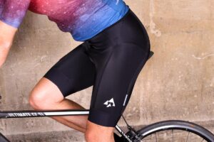 podia_club_bib_shorts_-_riding.jpg