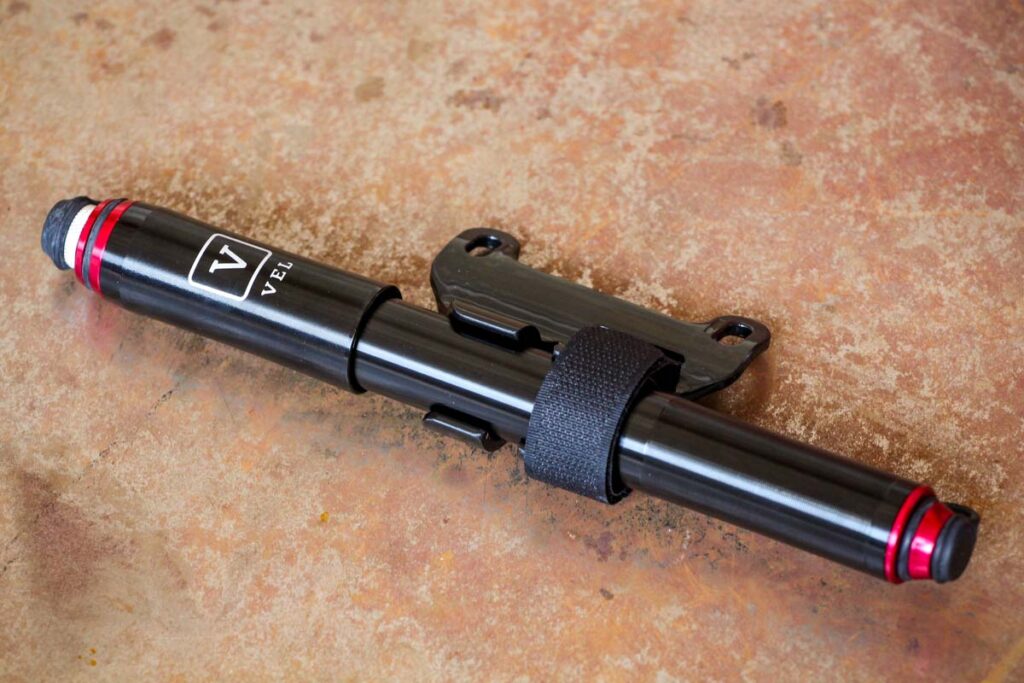vel_air_flow_pump_-_with_bracket.jpg