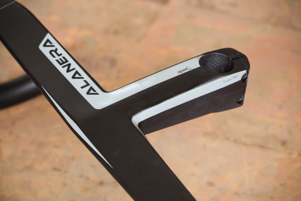deda_elementi_alanera_bars_-_integrated_stem.jpg