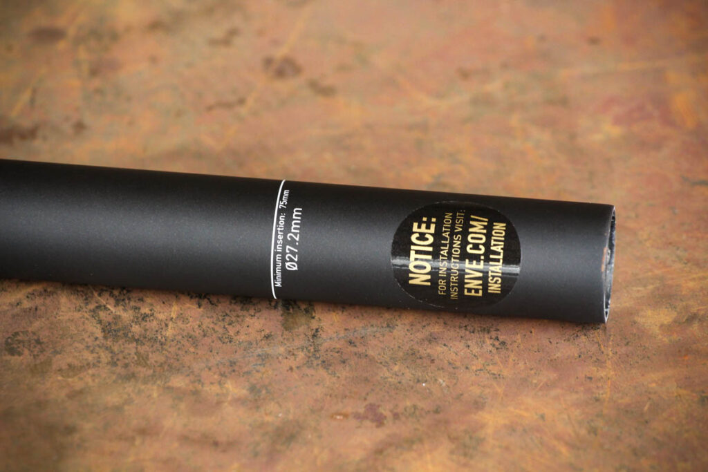 enve_carbon_seatpost_25mm_offset_2_bolt_-_detail_2.jpg
