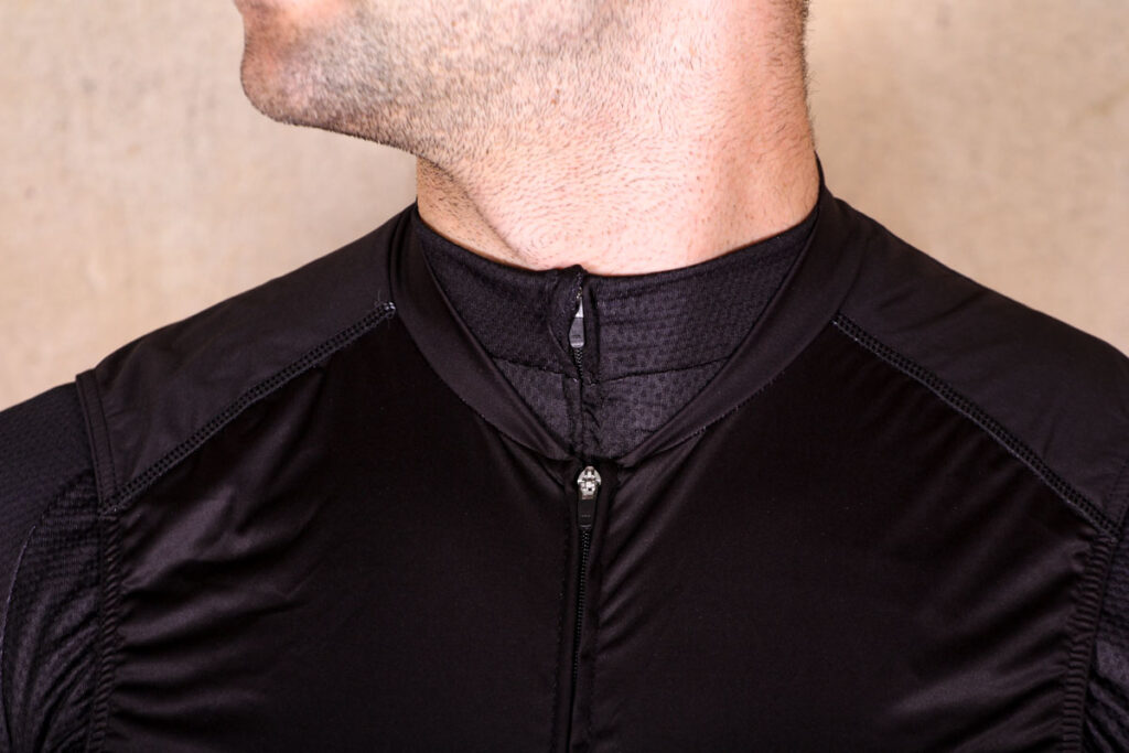 orro_bikes_cycling_gillet_-_collar.jpg